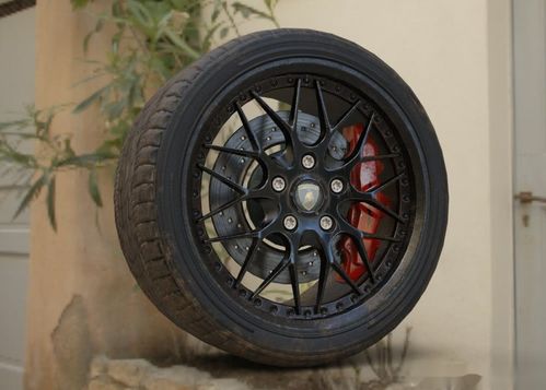 代工與自主 國(guó)內(nèi)車廠輪胎產(chǎn)業(yè)的困境與出路